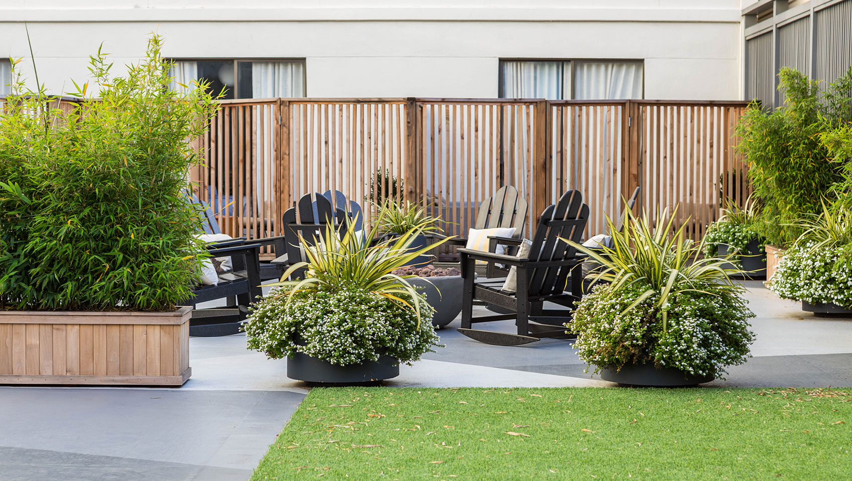 Landscaped courtyard at Kimpton Hotel Enso in Japantown