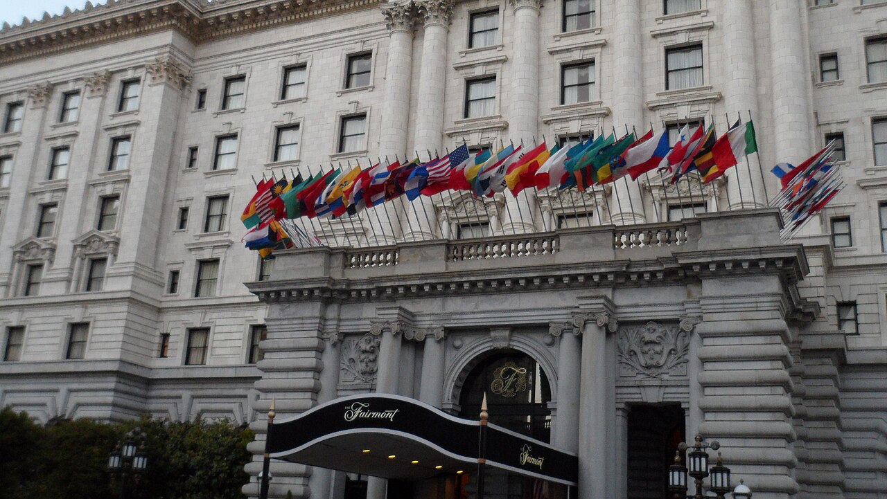 Historic exterior of Fairmont San Francisco on Nob Hill